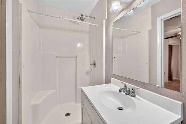 610 W MAUD STREET, Tavares, FL 32778