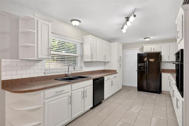 610 W MAUD STREET, Tavares, FL 32778
