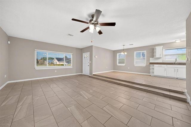 610 W MAUD STREET, Tavares, FL 32778