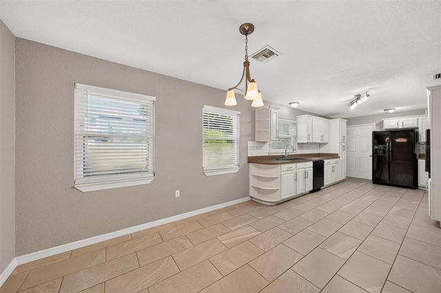 610 W MAUD STREET, Tavares, FL 32778
