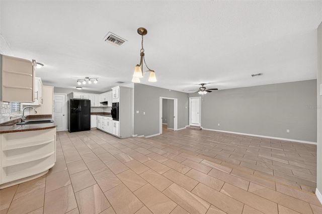 610 W MAUD STREET, Tavares, FL 32778