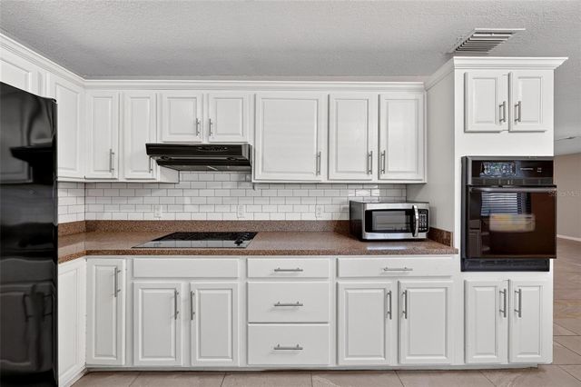 610 W MAUD STREET, Tavares, FL 32778