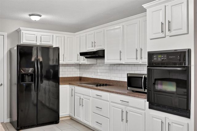 610 W MAUD STREET, Tavares, FL 32778