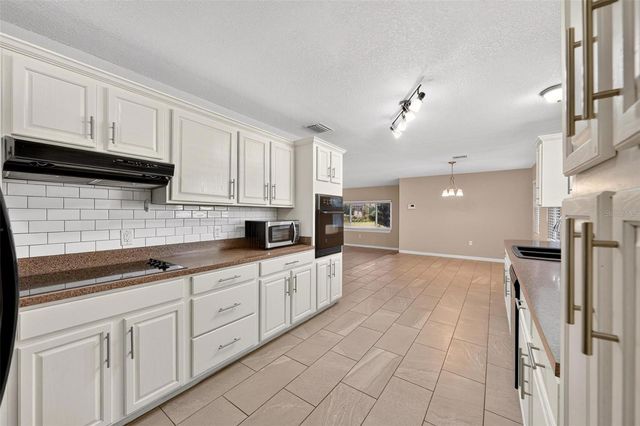 610 W MAUD STREET, Tavares, FL 32778