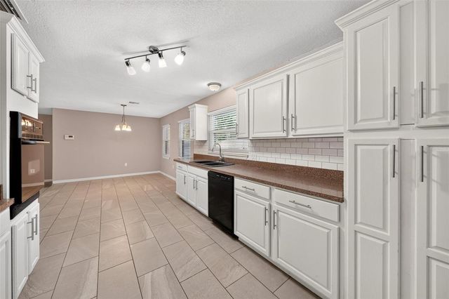 610 W MAUD STREET, Tavares, FL 32778