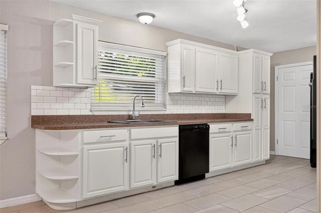 610 W MAUD STREET, Tavares, FL 32778