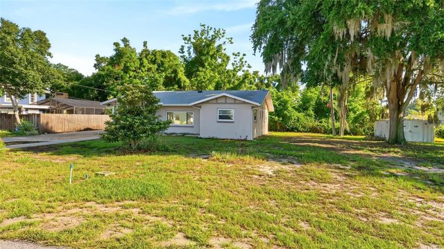 610 W MAUD STREET, Tavares, FL 32778