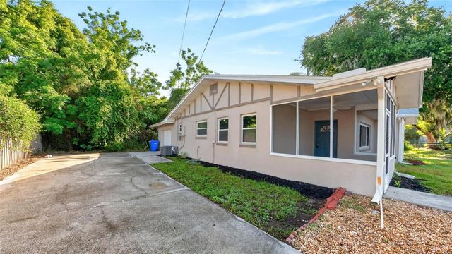 610 W MAUD STREET, Tavares, FL 32778