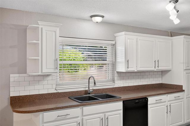 610 W MAUD STREET, Tavares, FL 32778