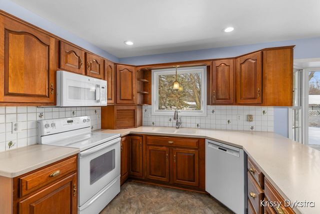 699 Brookfield Drive, Holland, MI 49423