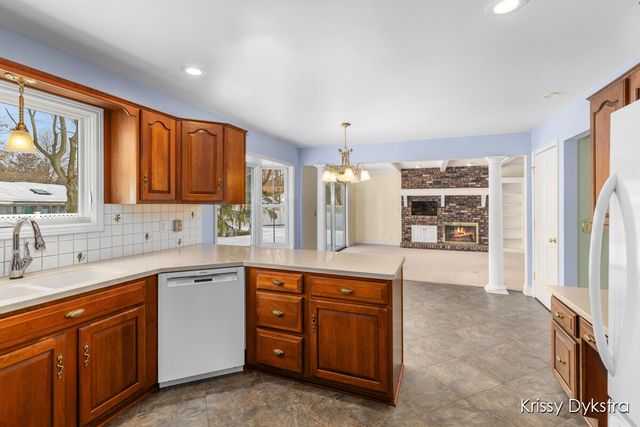 699 Brookfield Drive, Holland, MI 49423