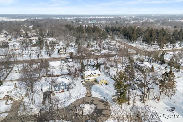 699 Brookfield Drive, Holland, MI 49423