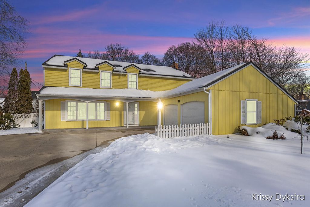 699 Brookfield Drive, Holland, MI 49423