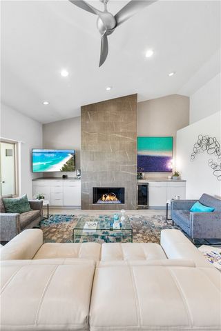 42304 Sand Dune Dr, Palm Desert, CA 92211