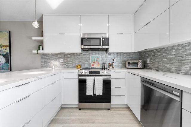 42304 Sand Dune Dr, Palm Desert, CA 92211