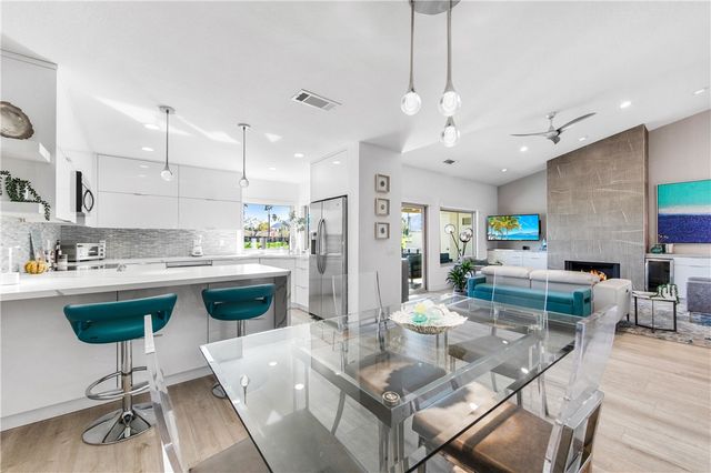 42304 Sand Dune Dr, Palm Desert, CA 92211