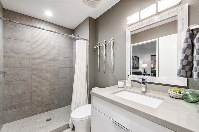 42304 Sand Dune Dr, Palm Desert, CA 92211