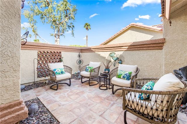 42304 Sand Dune Dr, Palm Desert, CA 92211