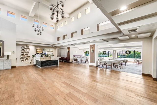 42304 Sand Dune Dr, Palm Desert, CA 92211