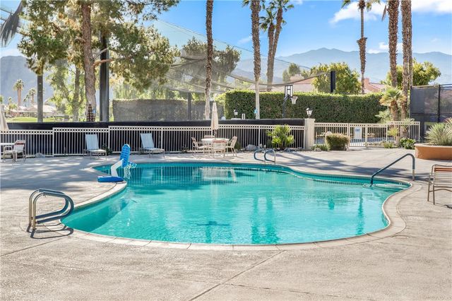 42304 Sand Dune Dr, Palm Desert, CA 92211