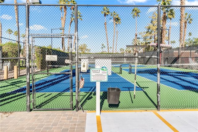 42304 Sand Dune Dr, Palm Desert, CA 92211