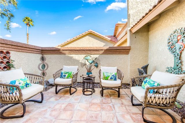 42304 Sand Dune Dr, Palm Desert, CA 92211