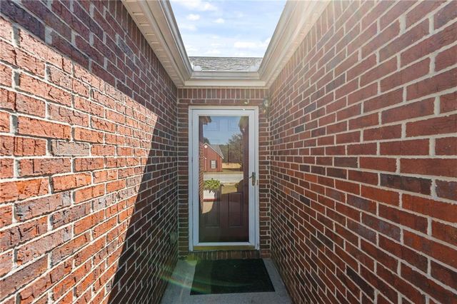 740 Jacoby Drive, Loganville, GA 30052