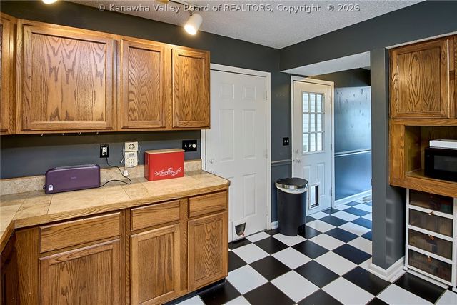 5217 Dellway Drive, Cross Lanes, WV 25313