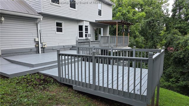 5217 Dellway Drive, Cross Lanes, WV 25313