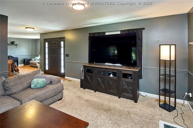 5217 Dellway Drive, Cross Lanes, WV 25313