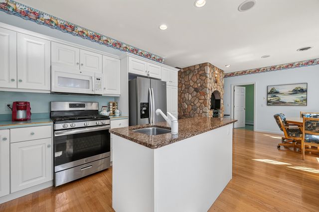 138 Samuel Hale Drive, Hales Location, NH 03860