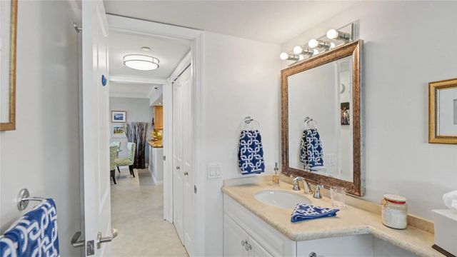 625 Oaks Drive 808, Pompano Beach, FL 33069