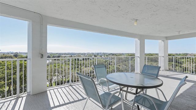 625 Oaks Drive 808, Pompano Beach, FL 33069