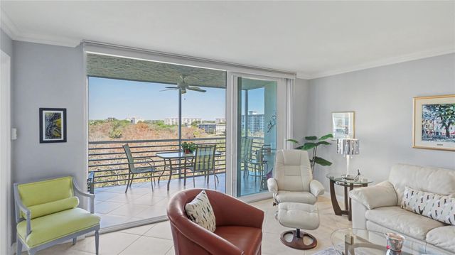 625 Oaks Drive 808, Pompano Beach, FL 33069