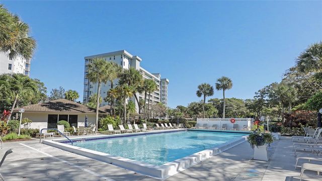 625 Oaks Drive 808, Pompano Beach, FL 33069