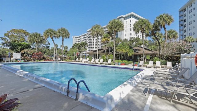 625 Oaks Drive 808, Pompano Beach, FL 33069