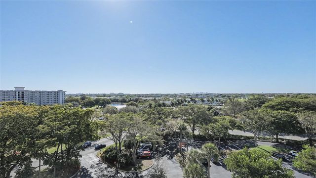 625 Oaks Drive 808, Pompano Beach, FL 33069