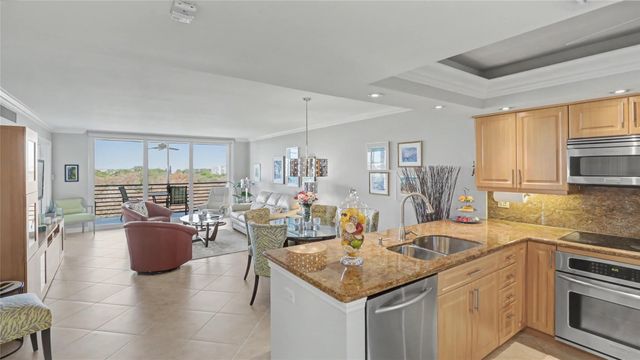 625 Oaks Drive 808, Pompano Beach, FL 33069