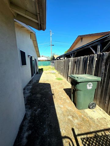 10229 S White Rock Rd, Rancho Cordova, CA 95670
