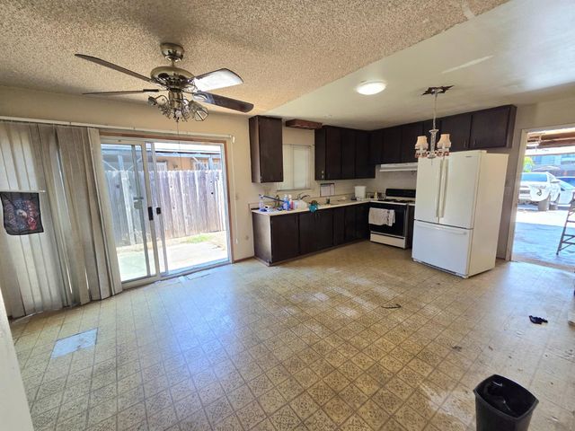 10229 S White Rock Rd, Rancho Cordova, CA 95670