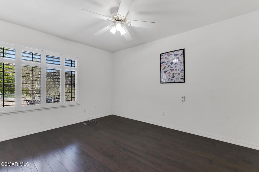 Image 15 of property listing at 22340 Germain Street 3, Chatsworth, CA 91311