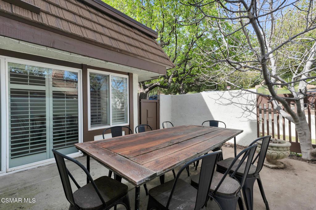 Image 21 of property listing at 22340 Germain Street 3, Chatsworth, CA 91311