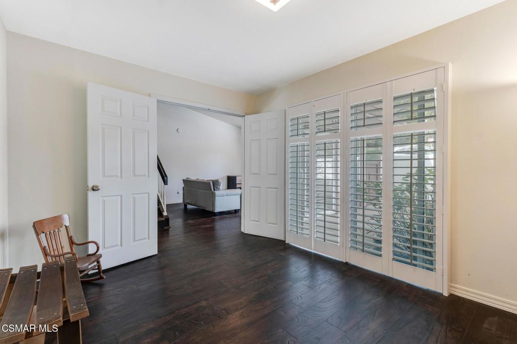 Image 6 of property listing at 22340 Germain Street 3, Chatsworth, CA 91311