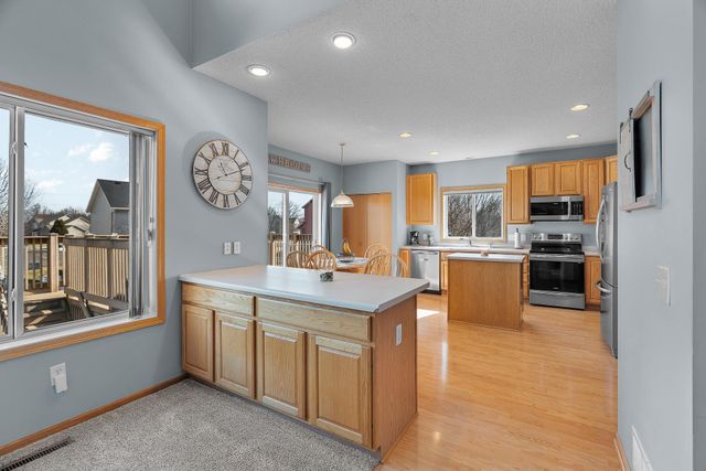 6785 Wildflower Drive S, Cottage Grove, MN 55016