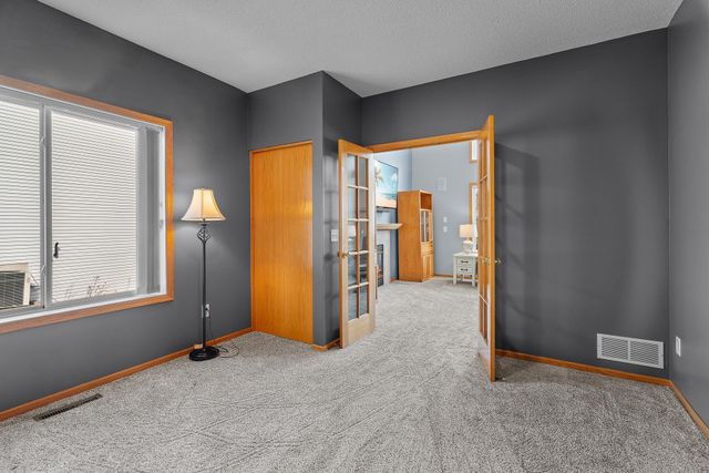 6785 Wildflower Drive S, Cottage Grove, MN 55016