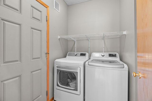 6785 Wildflower Drive S, Cottage Grove, MN 55016