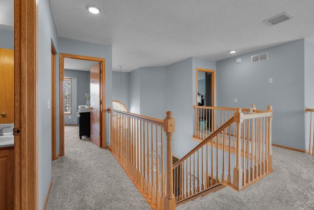 6785 Wildflower Drive S, Cottage Grove, MN 55016