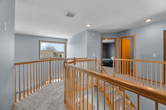 6785 Wildflower Drive S, Cottage Grove, MN 55016