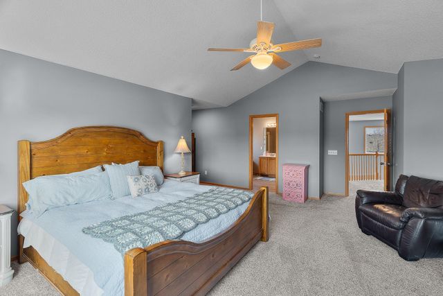 6785 Wildflower Drive S, Cottage Grove, MN 55016