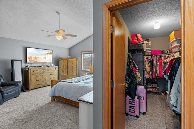 6785 Wildflower Drive S, Cottage Grove, MN 55016